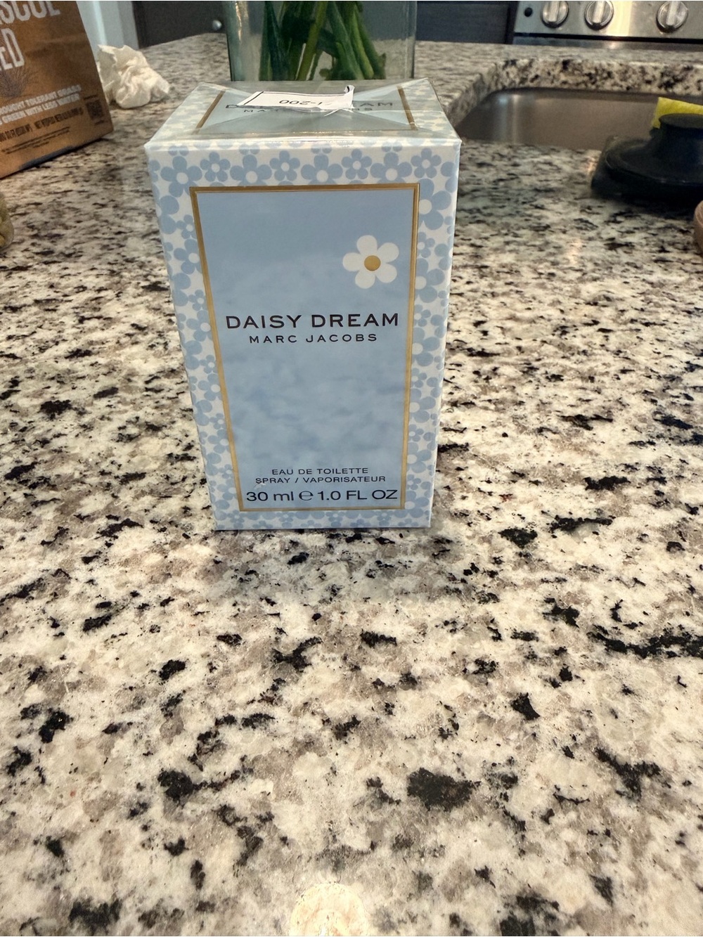 Marc Jacobs Daisy Dream Eau de Toilette — Light Blue & White Box